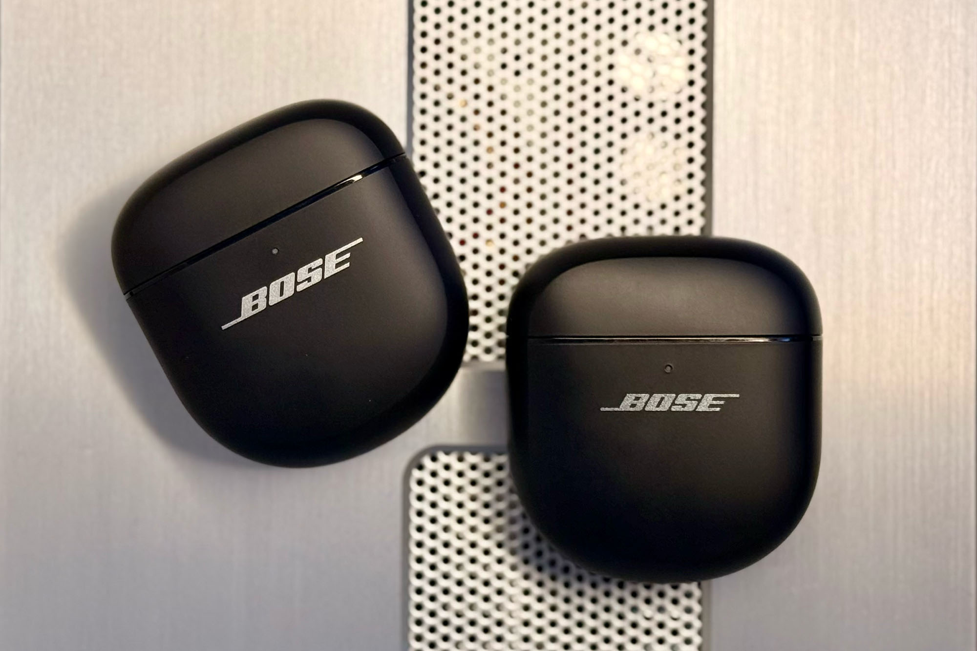 Bose Quietcomfort Ultra Gen. 1 against Gen. 2 cases