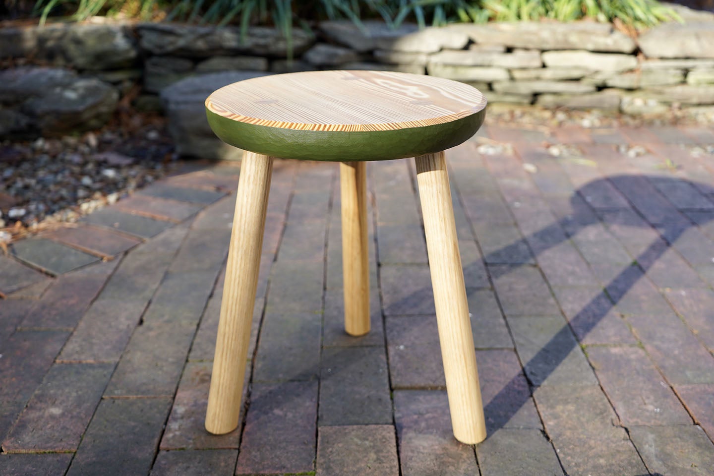 Build The Three Legged Stool You Didn T, What Angle Should Stool Legs Be