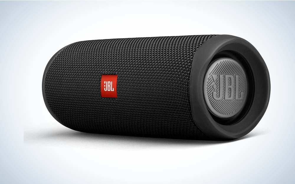 Schwarzer tragbarer JBL Flip 5-Lautsprecher