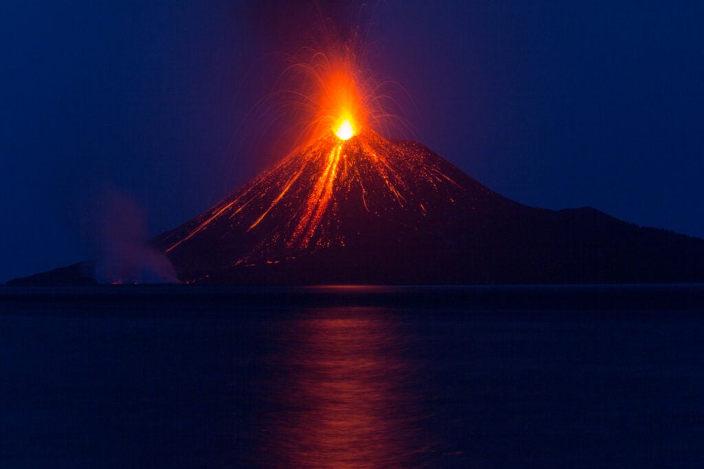 krakatoa exploding