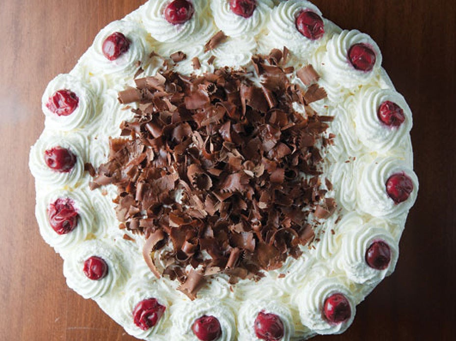 SchwarzwÃ¤lder Kirschtorte (Black Forest Cake)