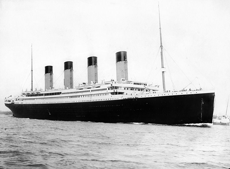 RMS Titanic ship original black and white