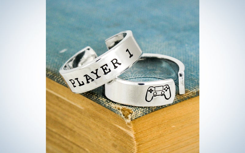 a ring that says player 1