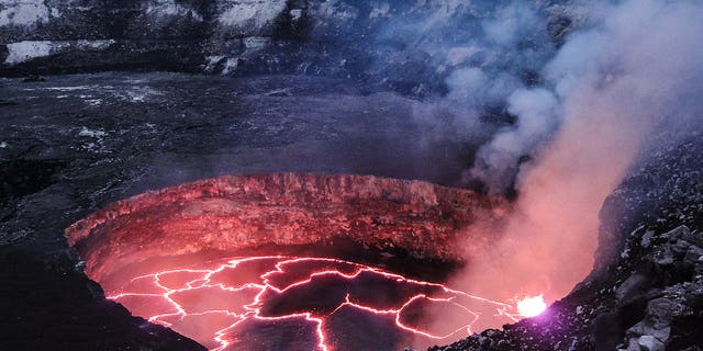 If Kilauea’s lava lake falls below the water table, the results could be explosive