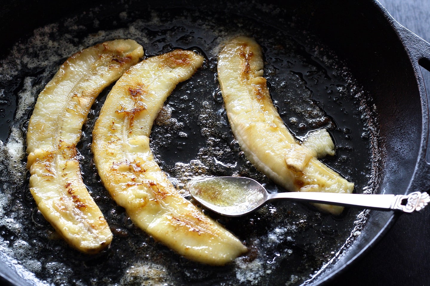 bananas in cast iron pan
