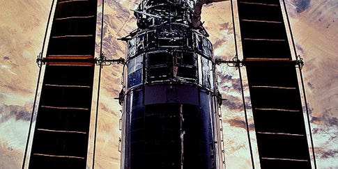 Why Isn’t the Hubble Space Telescope Just Attached to the International Space Station?