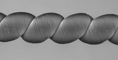 This yarn makes its own electricity