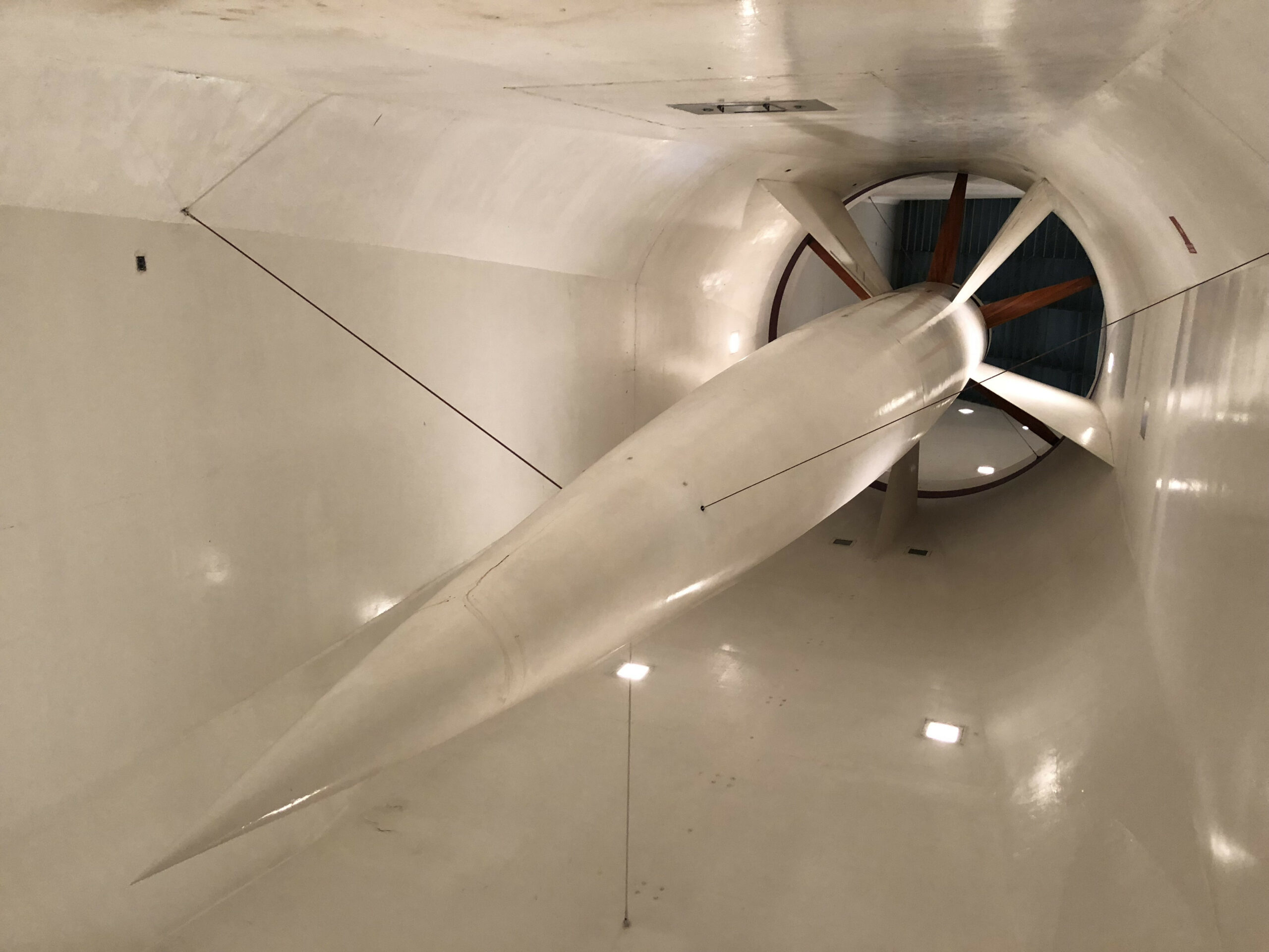 wing - Which type of fan is better for wind tunnel testing