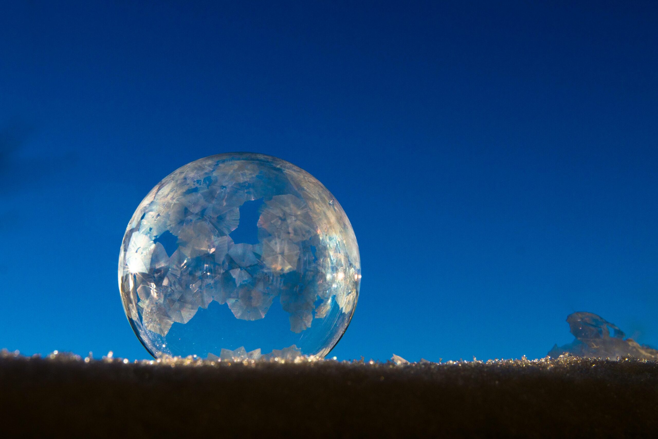 How to create remarkable frozen bubbles in winter