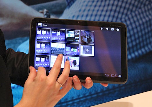 Motorola Xoom Tablet, With Its Tablet-Optimized Android Honeycomb OS, Looks Like a Contender