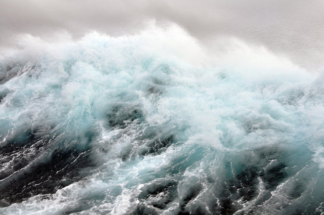 This six-story monster wave sets a new world record