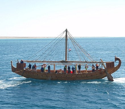 The replica ship managed an average speed of 6 knots over a two-day period, and at one point achieved burst speed of 9 knots. "Even though seas were incredibly rough and we corkscrewed through them sometimes, it was very relaxed," Ward said.