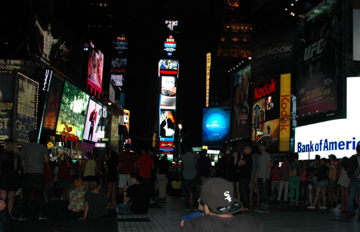 Watching Curiosity’s Mars Landing Live on a 53-Foot Screen in Times Square