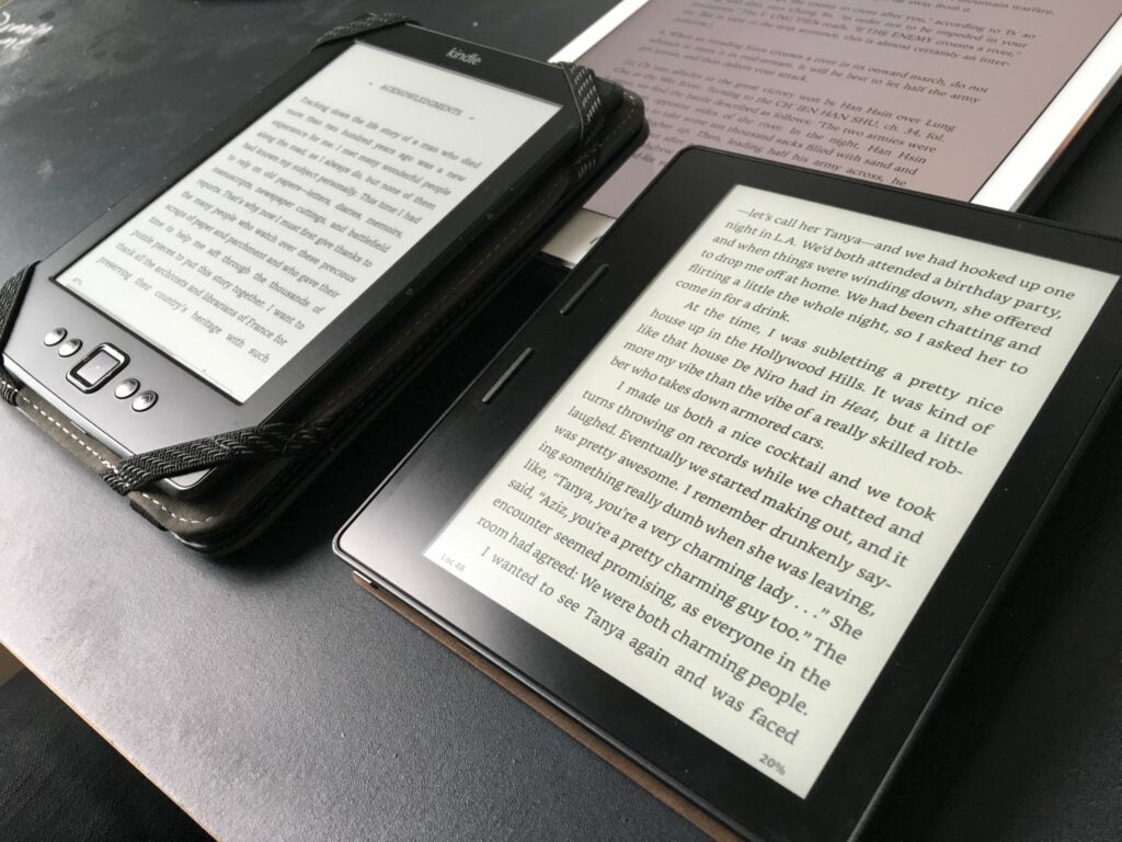 Amazon Kindle Oasis vs iPad