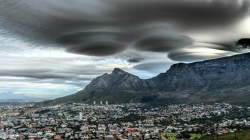 These saucer-shaped clouds look just like UFOs