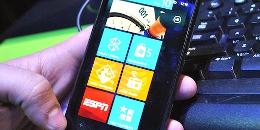 Hands-On Impressions of the Lumia 900, Nokia’s Great New Windows Phone