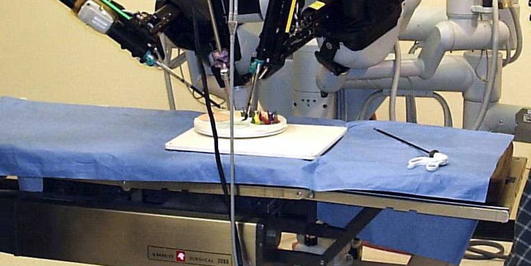 Da Vinci Surgery Robot’s Deft Maneuvers Could Help Fix Ailing Satellites