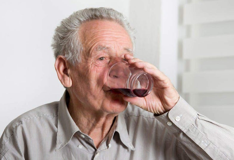 There may be a link between alcohol and dementia, but it’s complicated