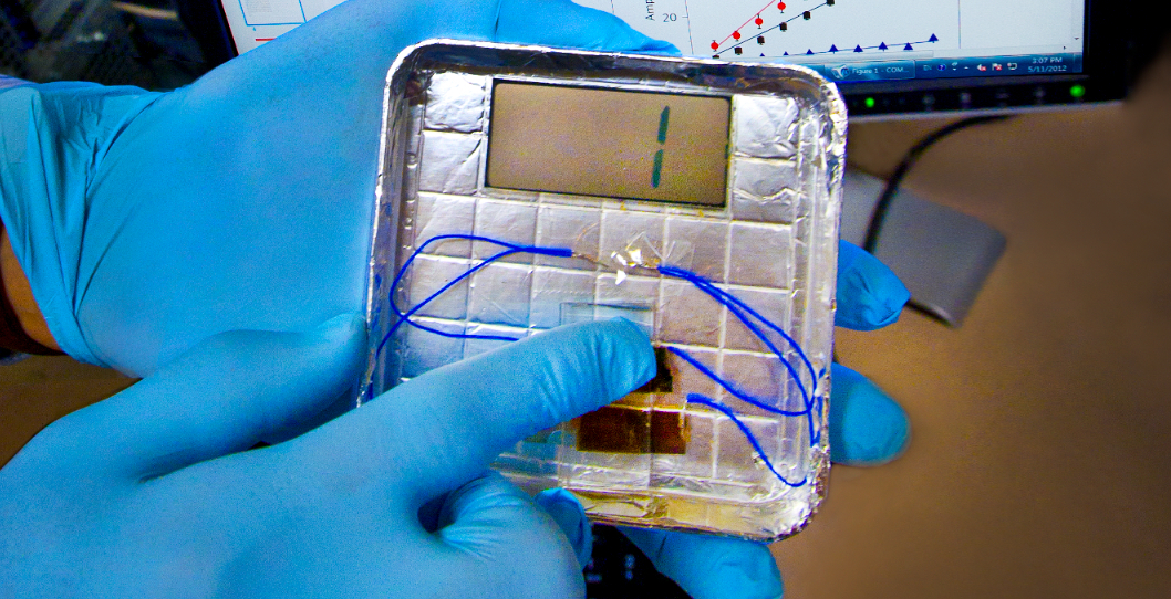 Video: New Finger-Tap Power Generator Uses Viruses to Make Electricity