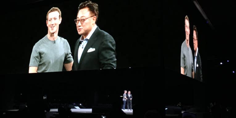 Mark Zuckerberg Helped Showcase Samsung’s Gear VR At MWC 2016