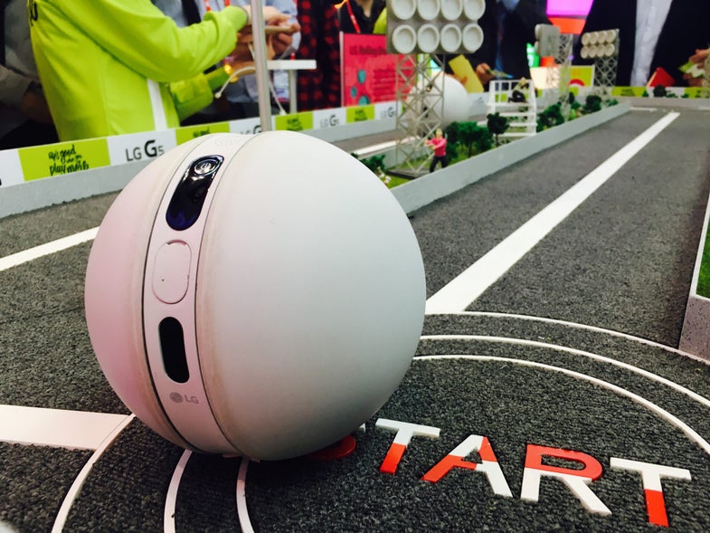 LG Brought A Rolling Robot To MWC 2016