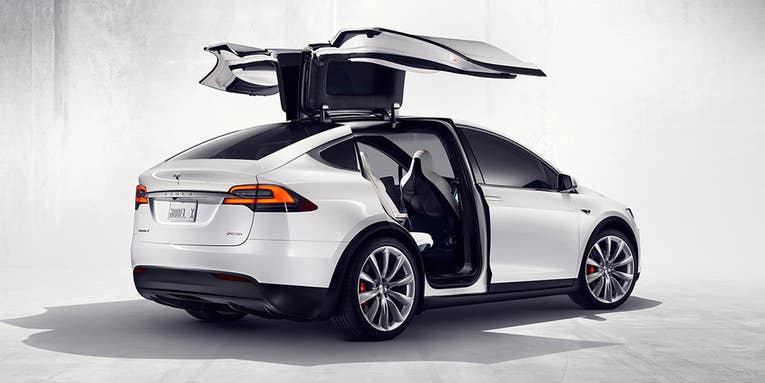 Watch The Tesla Model X SUV’s ‘Falcon’ Doors In Action