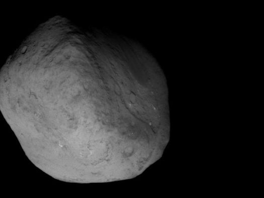Stardust Mission’s Close-Up Shots of Tempel 1 Depict a Comet in Flux