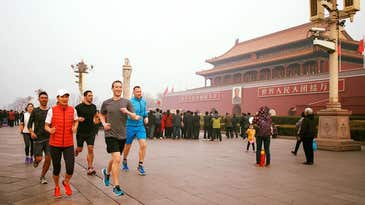 Mark Zuckerberg Goes For Blissful ‘Smog Jog’ In Beijing