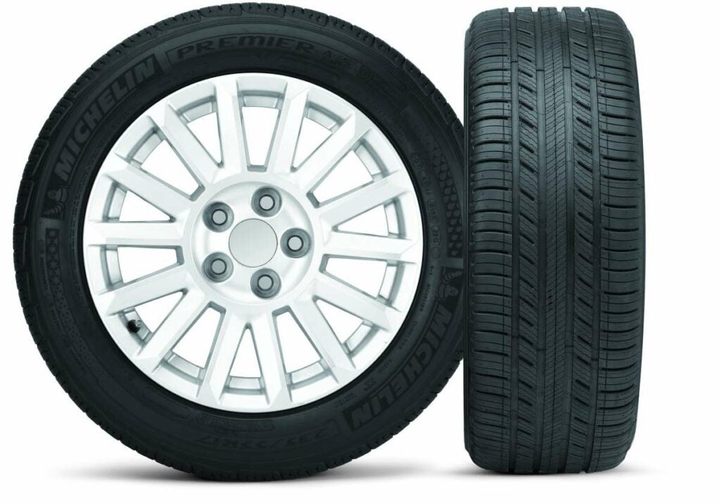 This <a href="https://www.popsci.com/category/best-whats-new/"><strong>new tire</strong></a>'s grooves widen over time, the reverse of other models, letting it grip the road better longer.