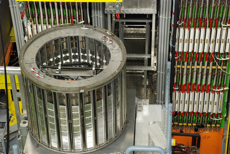 Physicists Say Speed-of-Light-Breaking Neutrinos Would’ve Lost Their Energy Along the Way