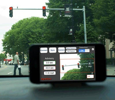 Dashboard-Mounted Smartphones Network Together to Watch for Red Light Patterns, Help Drivers Commute Efficiently