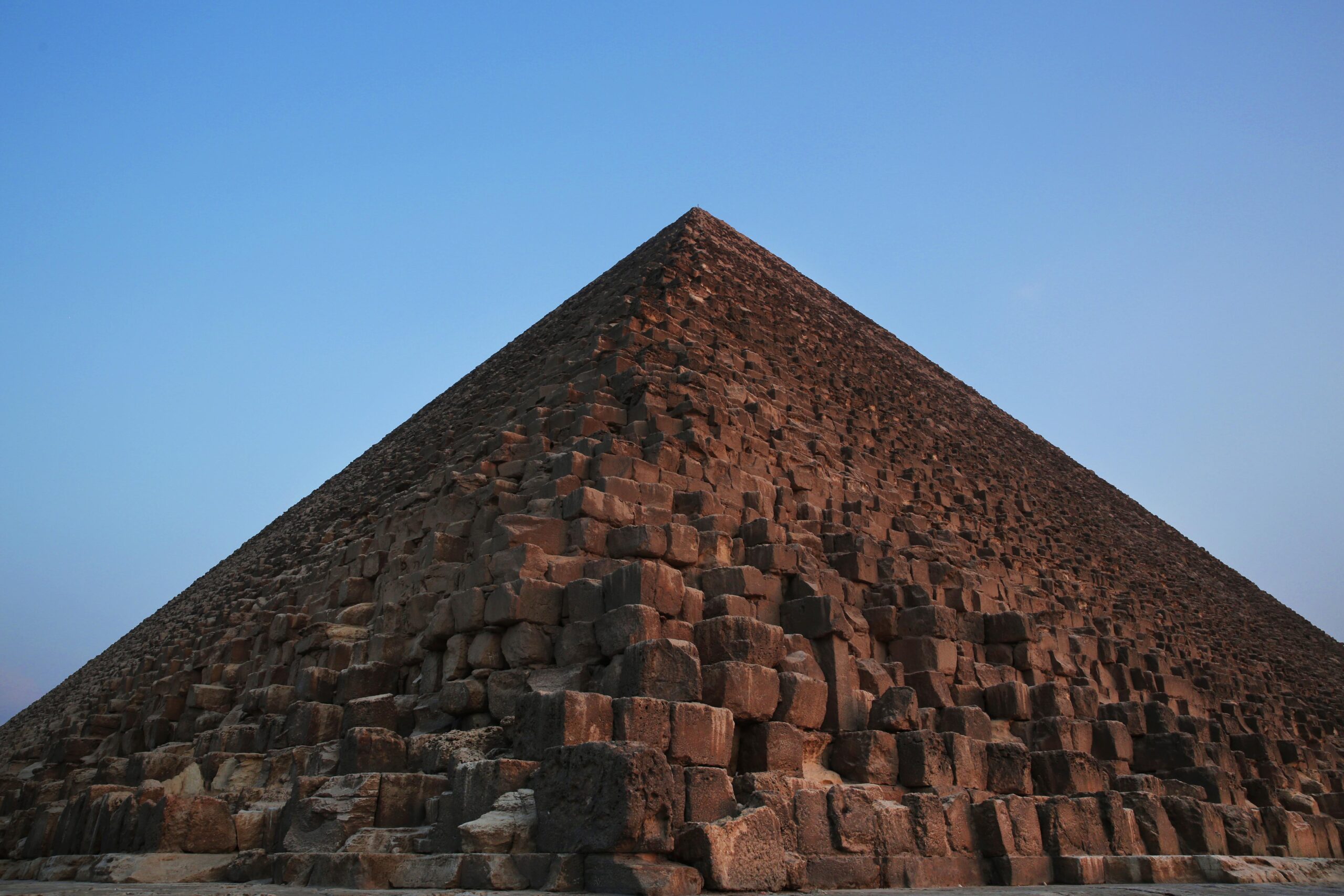 Scans Reveal Strange Warm Spot At Giza Pyramid