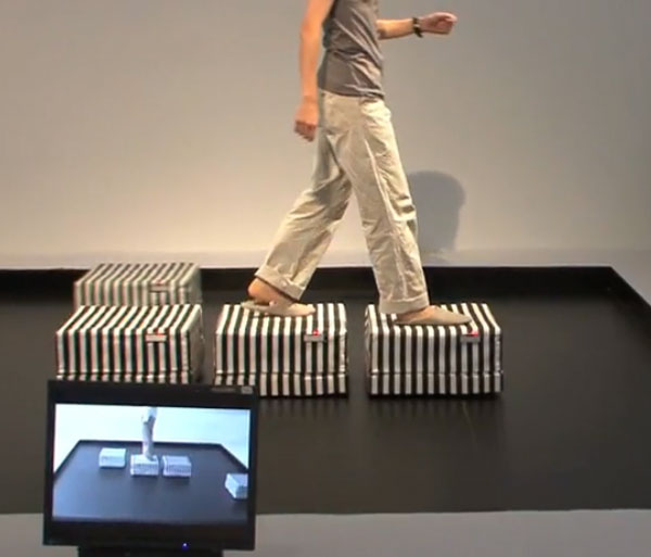 Video: Japan’s Robot Tiles Create Infinite Walkway