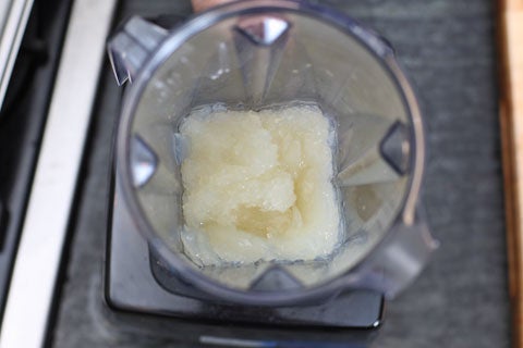If you have a vacuum sealer, de-aerate the rum-agar gel until it's clear.