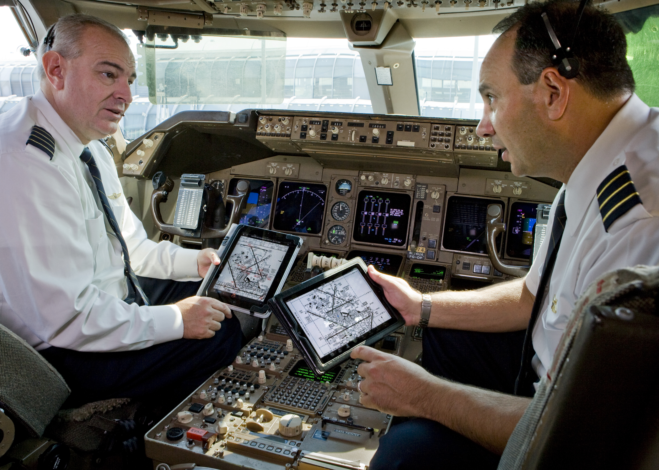 The Air Force is Buying iPads To Replace Pilots’ Books and Maps