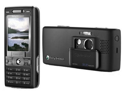 Besides PC-syncing capabilities and an RSS news reader, 007's new cell piece in Casino Royale has an MP3 player, Bluetooth and a 3.2-megapixel camera with image stabilization. Oh, and an injectable sensor that monitors your vital signs and transmits them back to HQ for emergency diagnostic testing. Quality cameraphone pics and an on-call MD? Until it makes martinis, James will still want more. **K800i Price TBA; <a href="http://sonyericsson.com">sonyericsson.com</a> **
