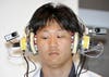 Headphones equipped with electrodes