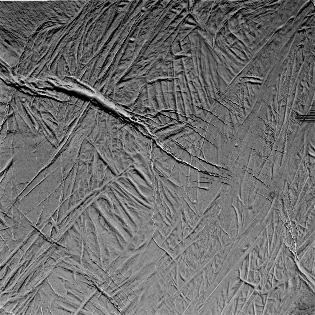 grooves on enceladus