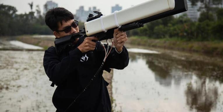 Skynet Anti-Drone Rifle Can Jam Signals In The Air