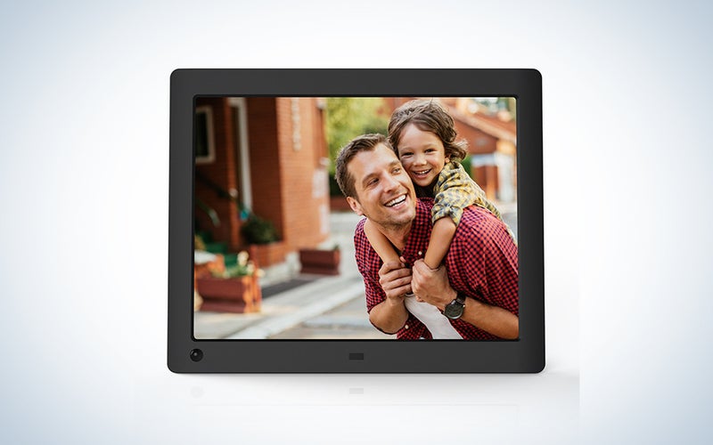 NIX Advance - 8 inch Hi-Res Digital Photo Frame with Motion Sensor