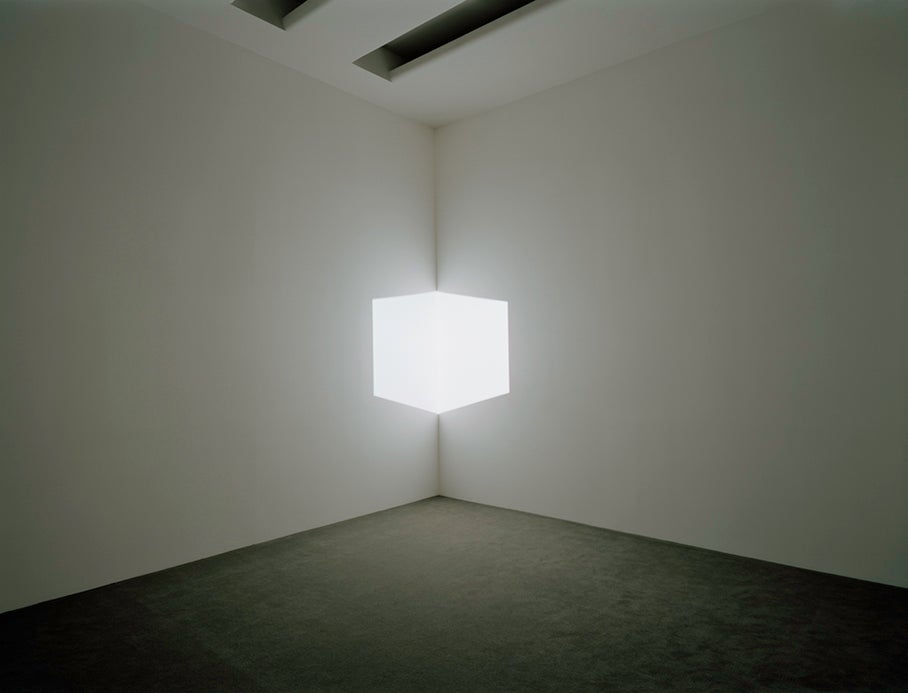 Projected light, dimensions variable. Solomon R. Guggenheim Museum, New York, Panza Collection, Gift 92.4175. © James Turrell Installation view: Singular Forms (sometimes repeated), Solomon R. Guggenheim Museum, New York, March 5–May 19, 2004