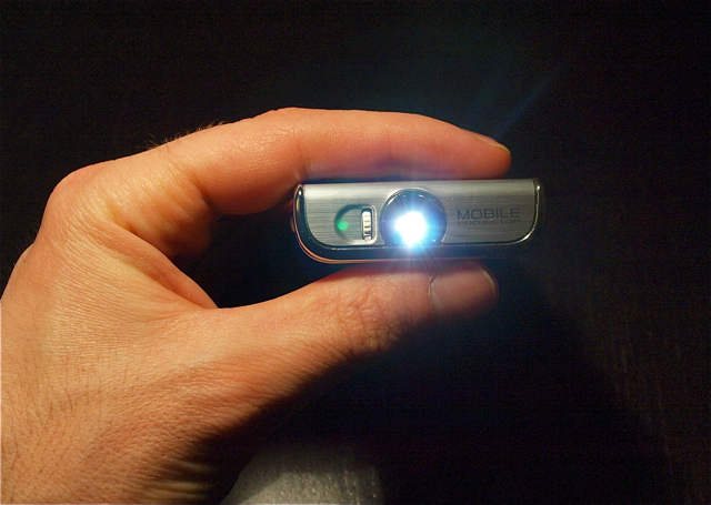 Hands-On with Samsung’s Projector-Phone