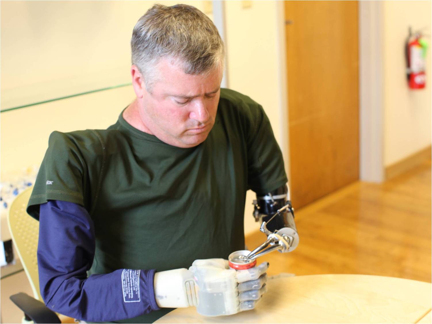 Paralyzed Man Becomes First To ‘Feel’ With Sophisticated Hand Prosthetic