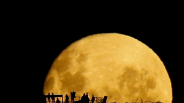 Just Relax For A Minute And Watch This Incredible Moonrise [Video]