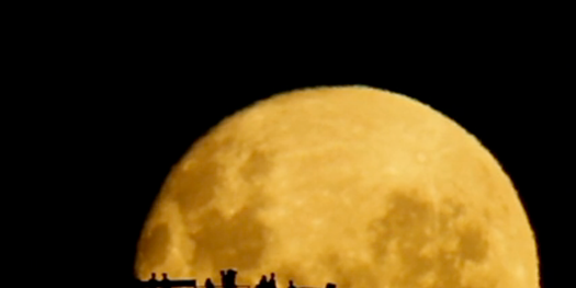 Just Relax For A Minute And Watch This Incredible Moonrise [Video]
