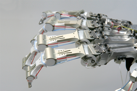Video: Scientists Smash a Super-Tough Robotic Hand With a Hammer