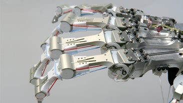 Video: Scientists Smash a Super-Tough Robotic Hand With a Hammer