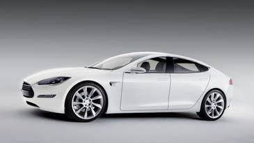 Tesla’s Model S Sets a New Standard for Battery-Powered Cars