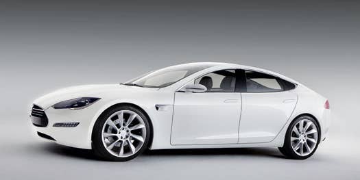 Tesla’s Model S Sets a New Standard for Battery-Powered Cars