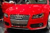 As is customary with Audi´s current S-models, the S5´s aggressive front end features a nicely hatched grill and a menacing strip of LEDs under the headlights. If one of these comes up behind you, move over.